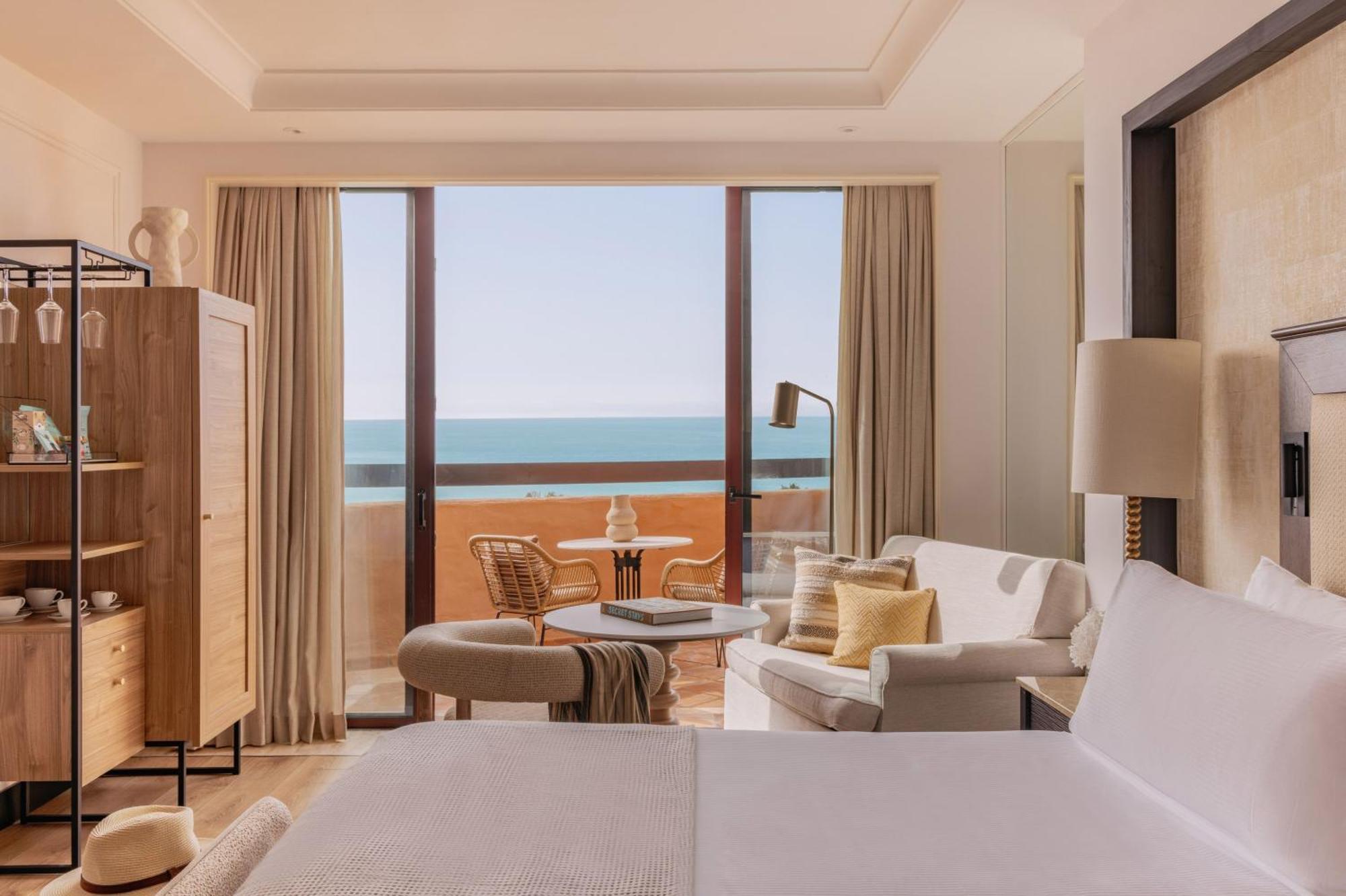 Junior Suite Frontal Sea View Connecting